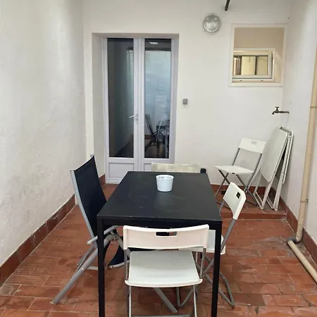 Ambiance T1 Bis Cosy Pour 5 Personnes Avec Patio à 25 Mn Des Plages *